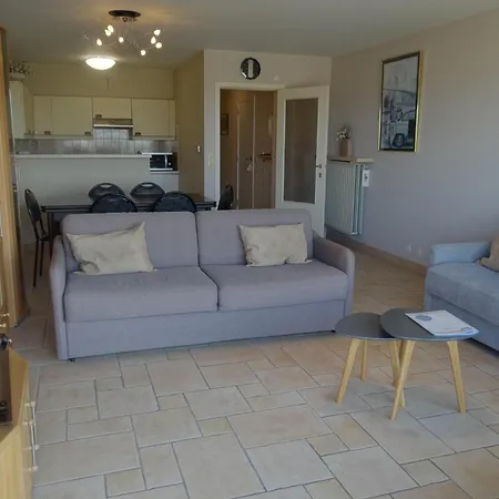 Seaflower 103 Located Directly On The Apartment
